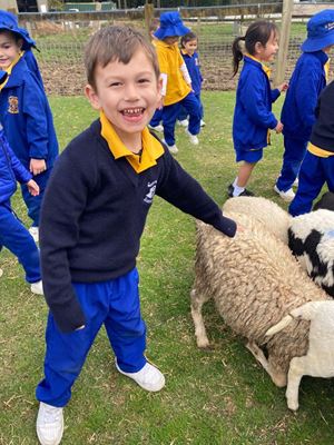 2022-farm-excursion-page-2-image-0004