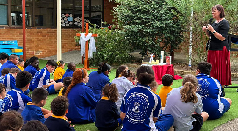 St Bernadette's Catholic Primary School Lalor Park students in scohol mass