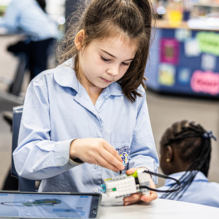 St Bernadette's Catholic Primary School Lalor Park students learning robotics